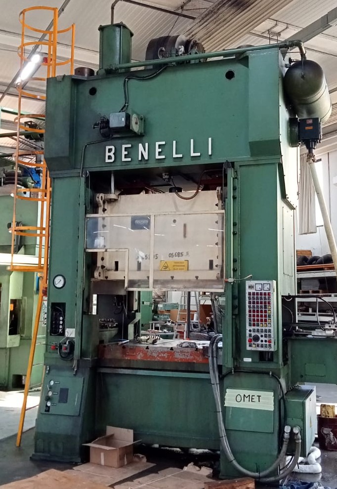 Pressa Benelli 350 ton VERDE